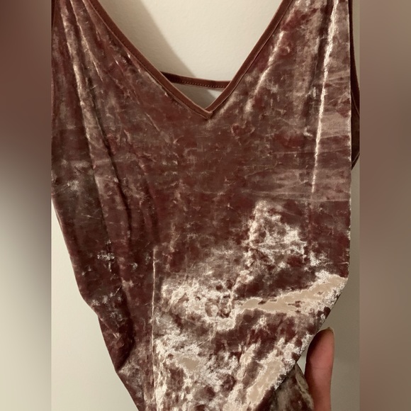 AMERICAN EAGLE velvet tank top - Picture 2 of 4